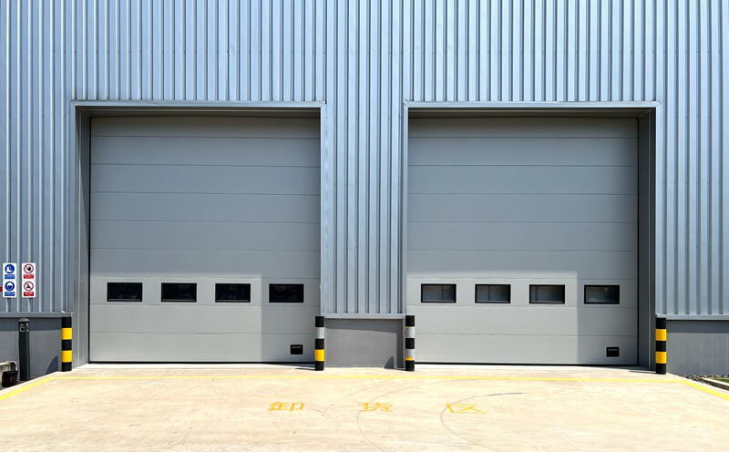 為什么工業提升門成為現代廠房大門的首選？——解析其核心優勢插圖2